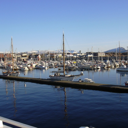 Der Hafen Bodøs (Stadt in Nordnorwegen)