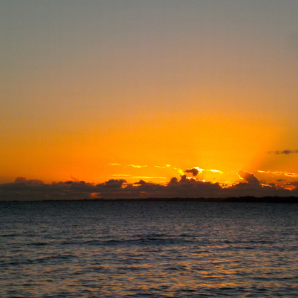 Un couché de soleil typique au mois de janvier, donc l'été, au Sud d'Uruguay 